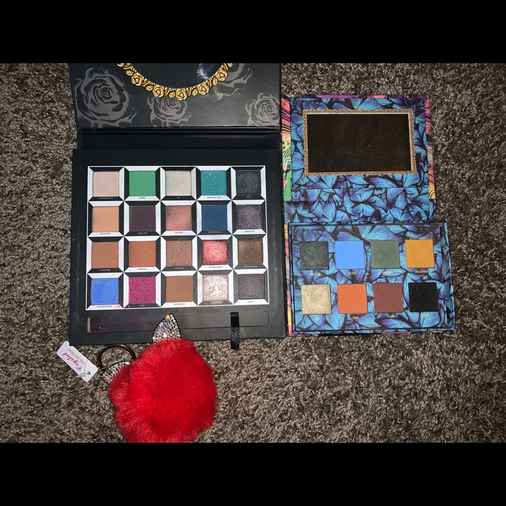 Eyeshadow bundle set with KeyChain - Picture 2 of 2
